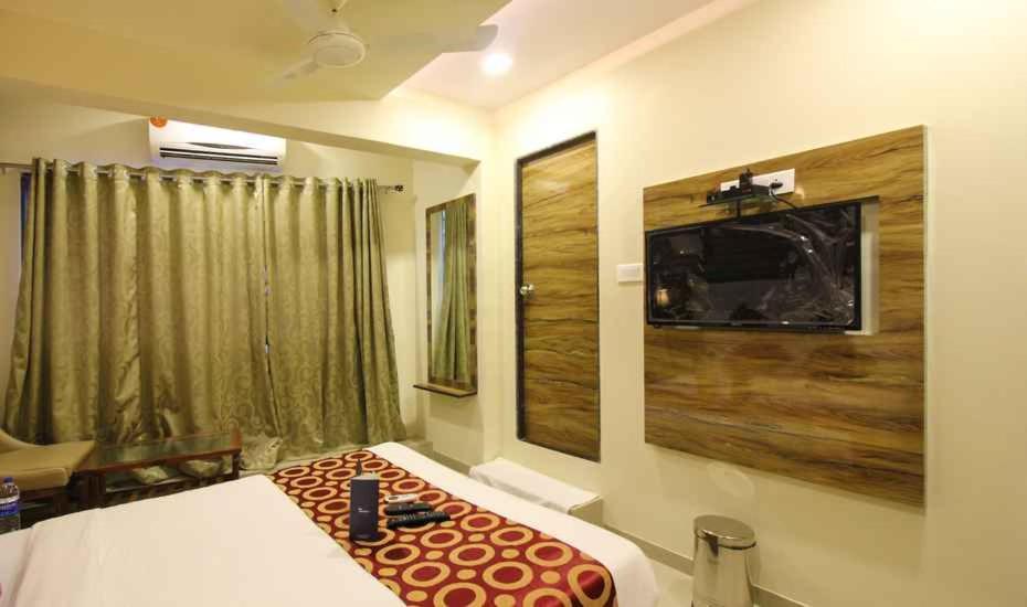 Hotel Golden Park Near Nesco Мумбаи Экстерьер фото