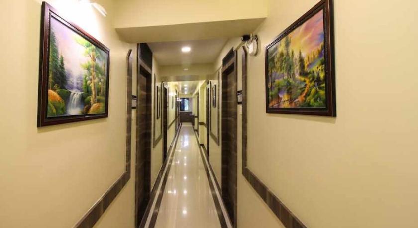 Hotel Golden Park Near Nesco Мумбаи Экстерьер фото