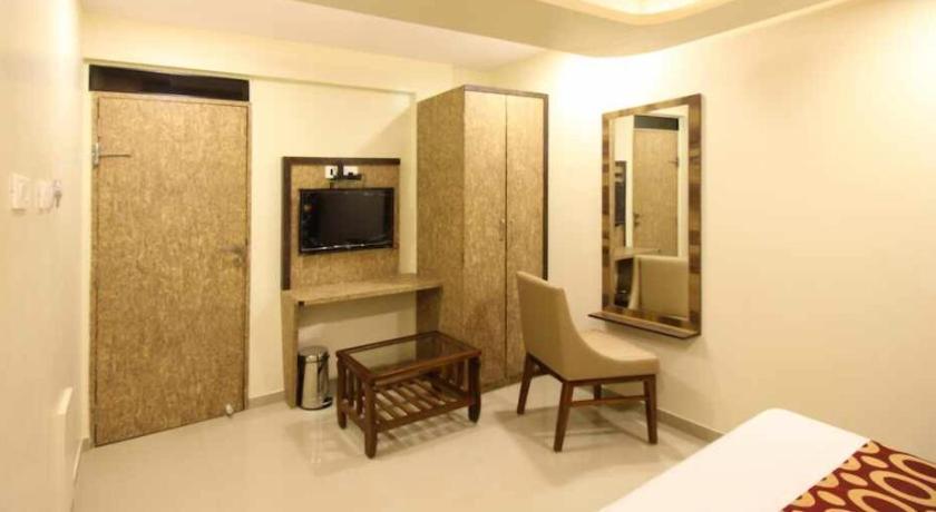 Hotel Golden Park Near Nesco Мумбаи Экстерьер фото